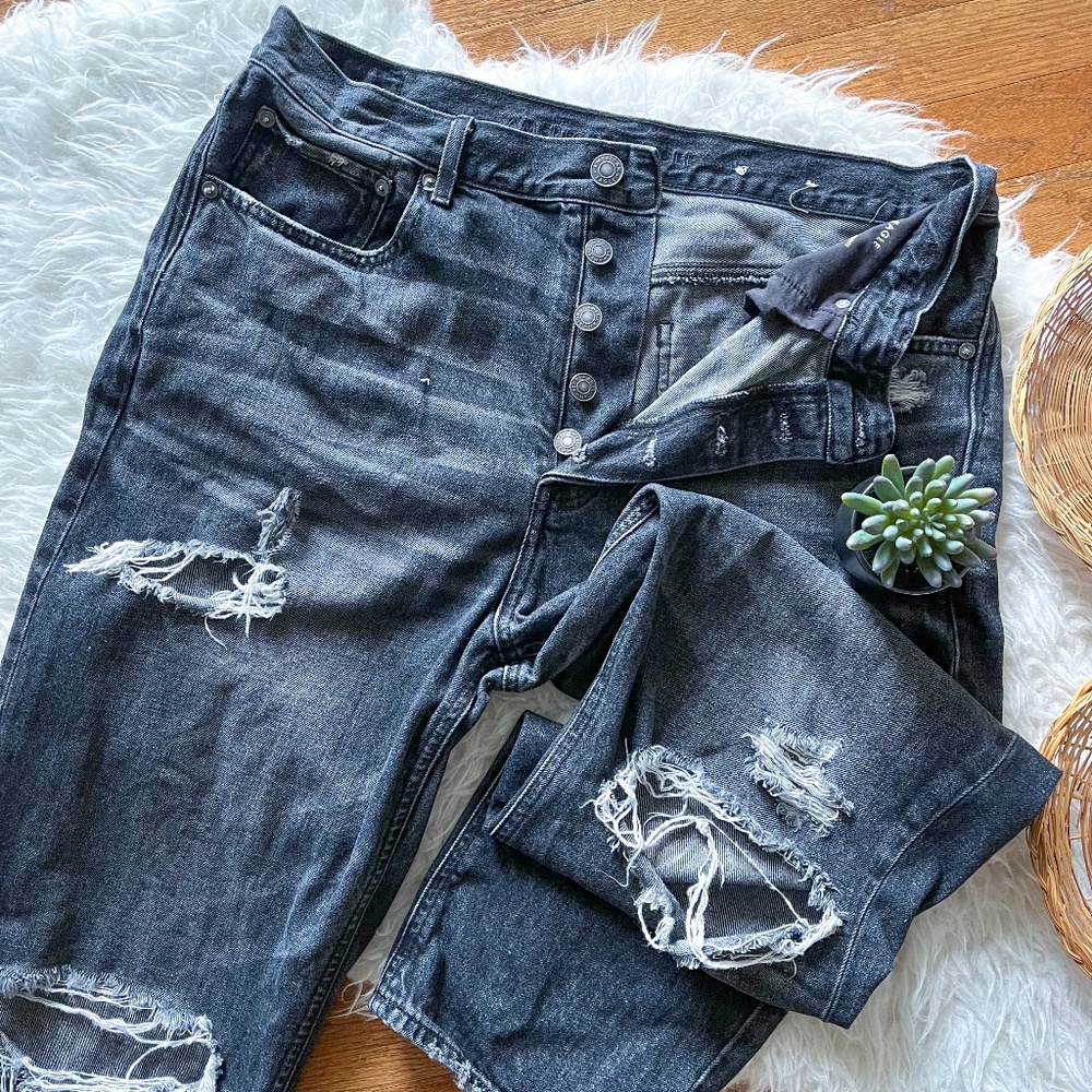 American Eagle Black Distressed 90s Boyfriend Jeans Size 14